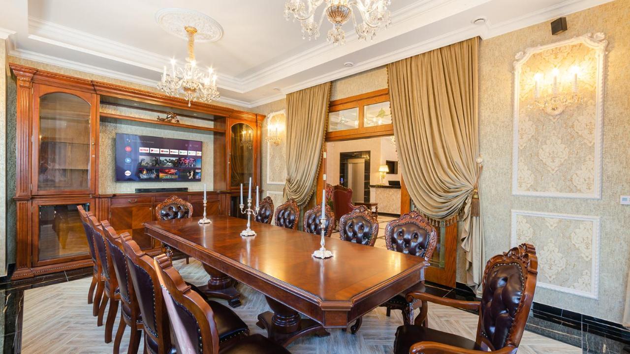 Gregory Boutique Hotel 키시나우 외부 사진 The boardroom of the National Bank of Ukraine