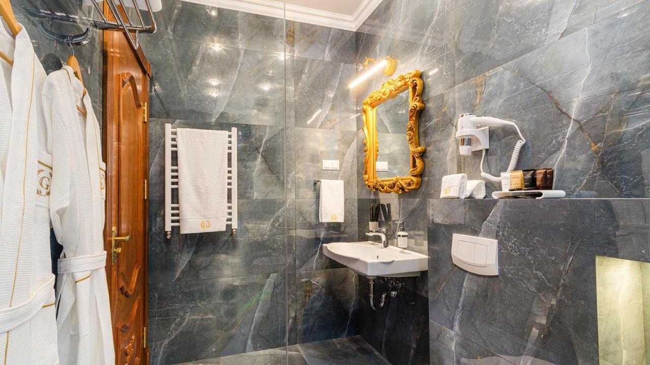 Gregory Boutique Hotel 키시나우 외부 사진 Bathroom