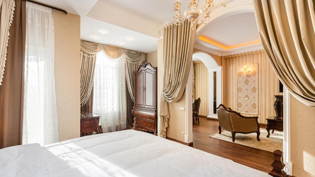 Gregory Boutique Hotel 키시나우 외부 사진 A bedroom at the hotel